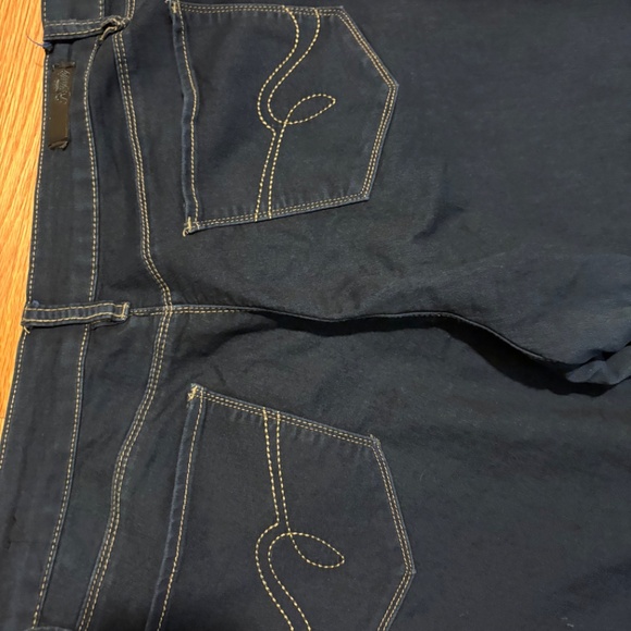 Royalty Jeans - Picture 4 of 5